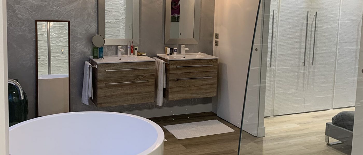 margaux-apres-peinture-mur-salle-de-bain-originale